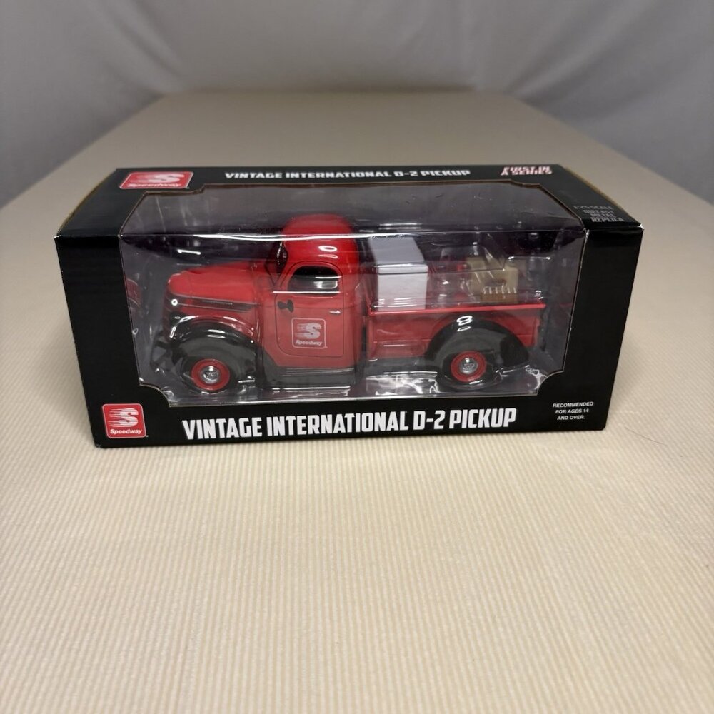 2015 Speedway Vintage International D-2 Pickup Truck